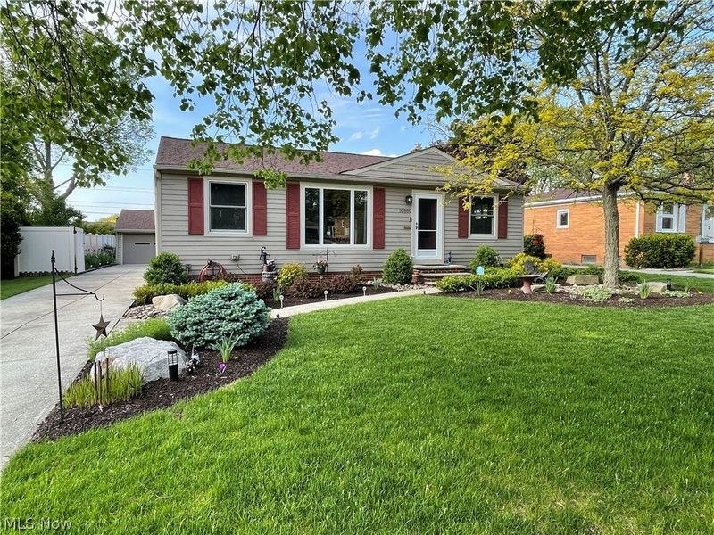 10860 Ronald Drive, Parma, OH 44130 Photo 2