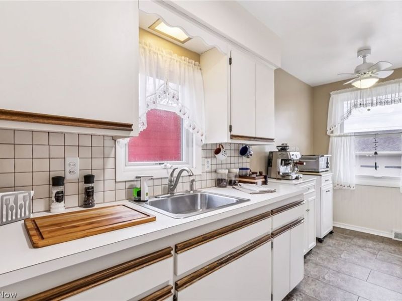 10860 Ronald Drive, Parma, OH 44130 Photo 21