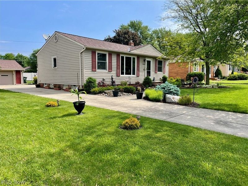 10860 Ronald Drive, Parma, OH 44130 Photo 3