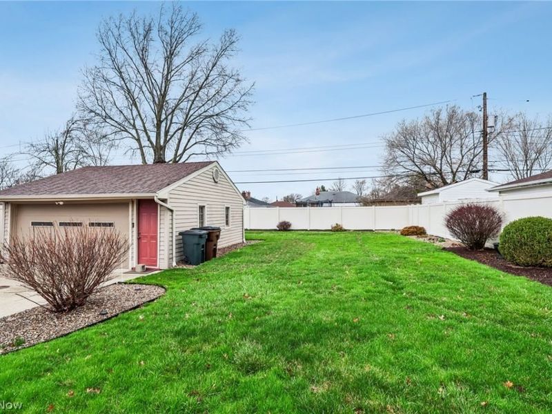 10860 Ronald Drive, Parma, OH 44130 Photo 45