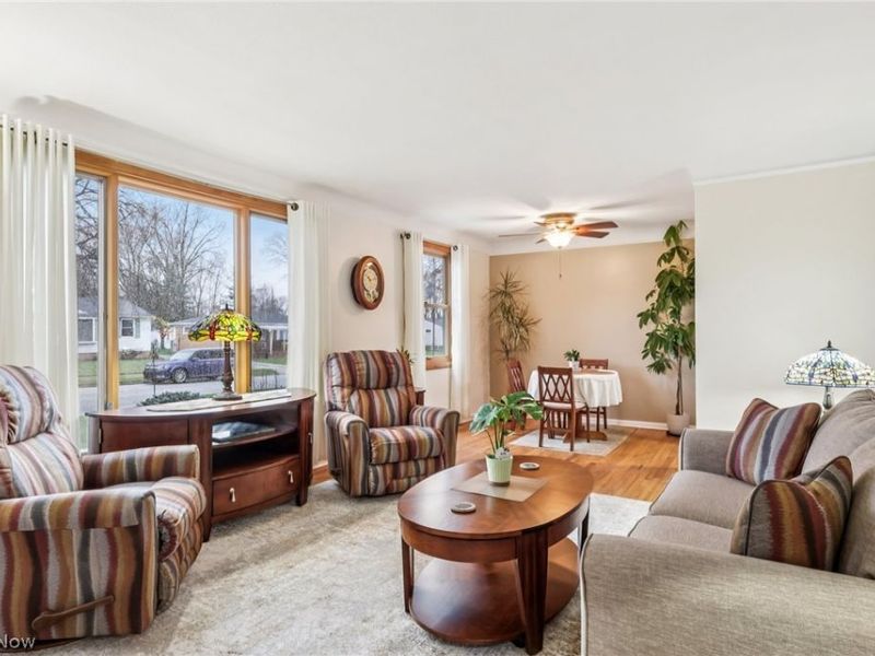 10860 Ronald Drive, Parma, OH 44130 Photo 8