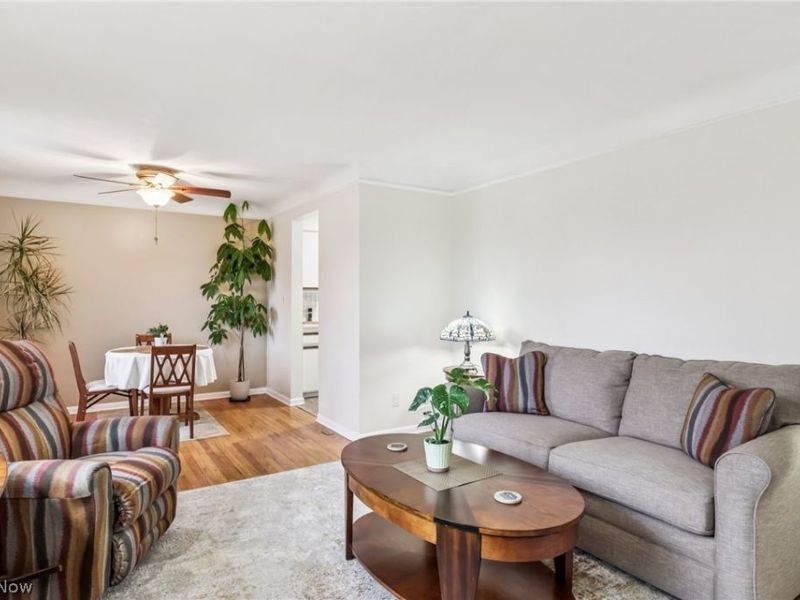 10860 Ronald Drive, Parma, OH 44130 Photo 9