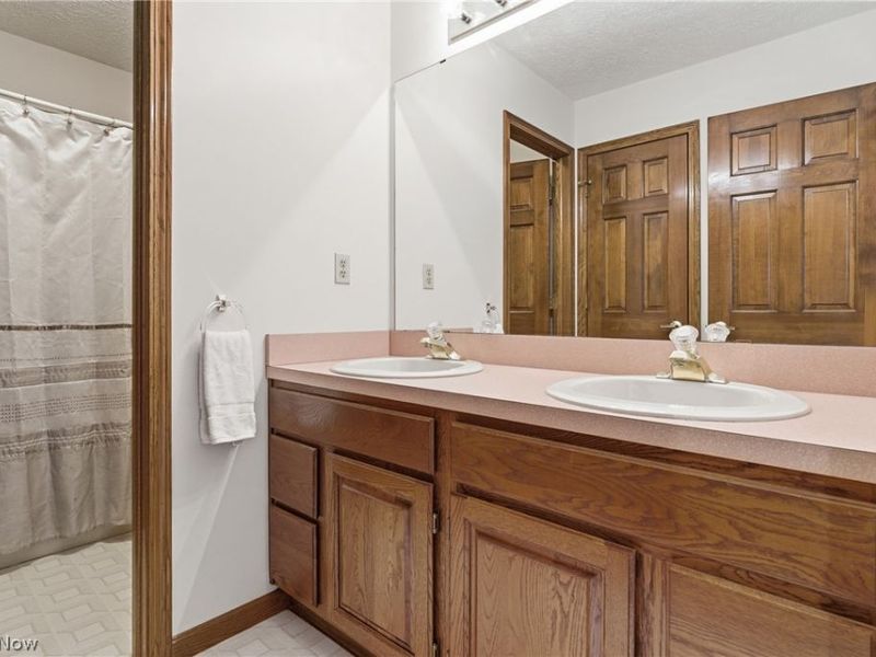 19880 Shenandoah Ridge, Strongsville, OH 44149 Photo 29