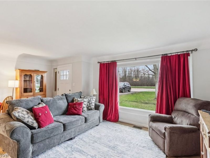 34825 Aurora Road, Solon, OH 44139 Photo 2