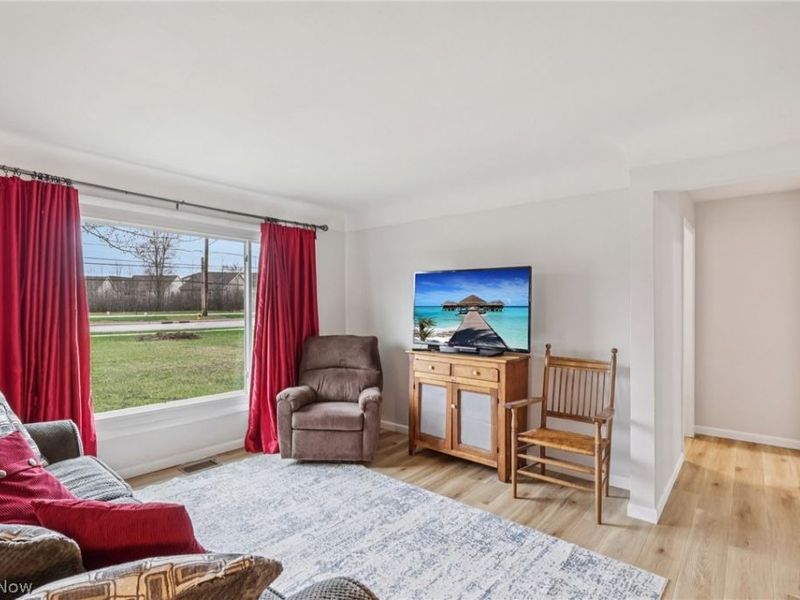 34825 Aurora Road, Solon, OH 44139 Photo 3