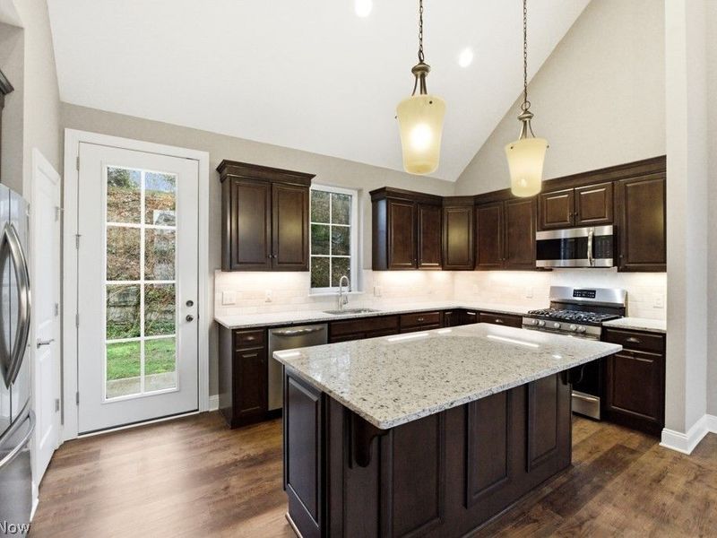 39540 Tudor Drive, Willoughby, OH 44094 Photo 7