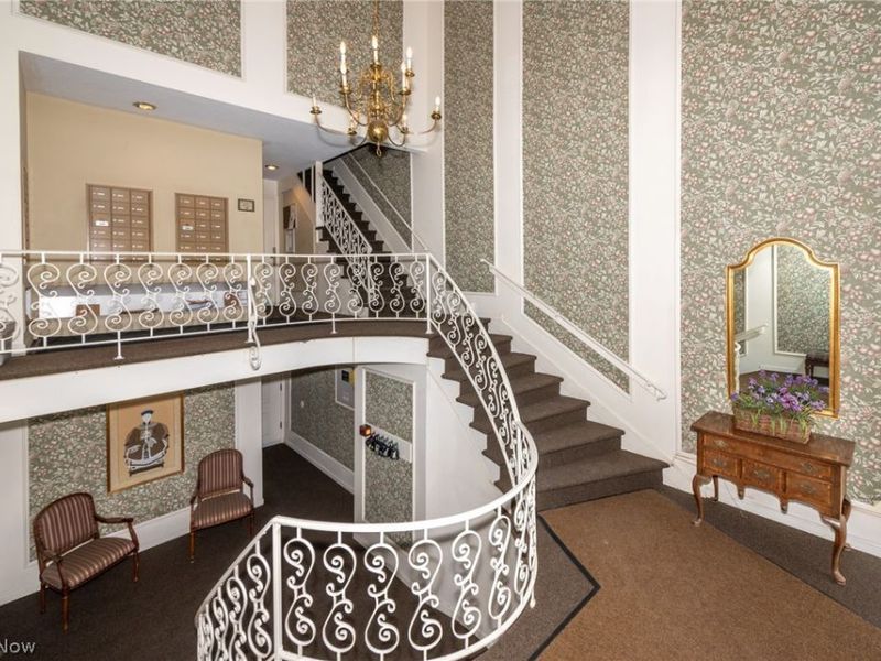 77 Atterbury Boulevard, Unit 308, Hudson, OH 44236 Photo 2