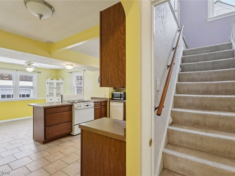 1606 Parker Drive, Mayfield Heights, OH 44124 Photo 11