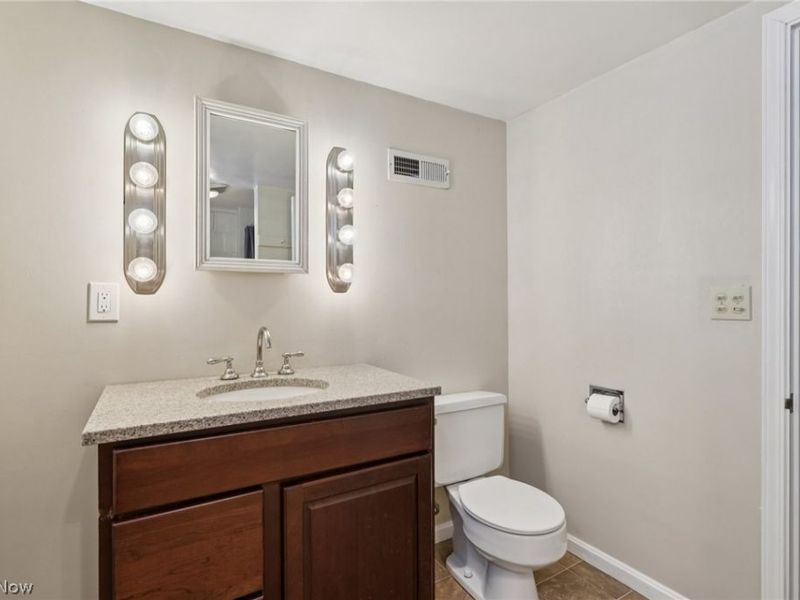 1606 Parker Drive, Mayfield Heights, OH 44124 Photo 27