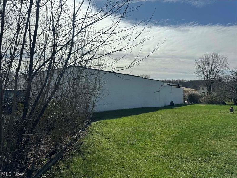 1020 W 1st Street, Uhrichsville, OH 44683 Photo 4