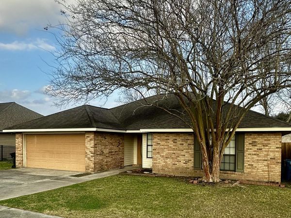 520 N Domingue Avenue , Lafayette, LA 70506