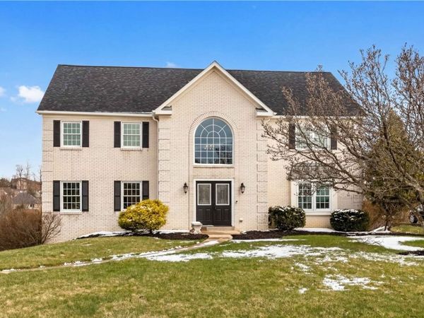 209 Fox Run Dr, Venetia, PA 15367