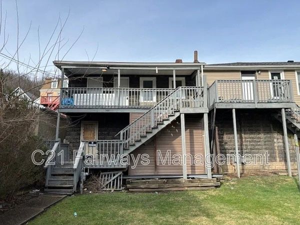 344 2nd St , Pitcairn, PA 15140