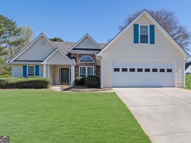6185 Devonshire Drive, Flowery Branch, GA 30542