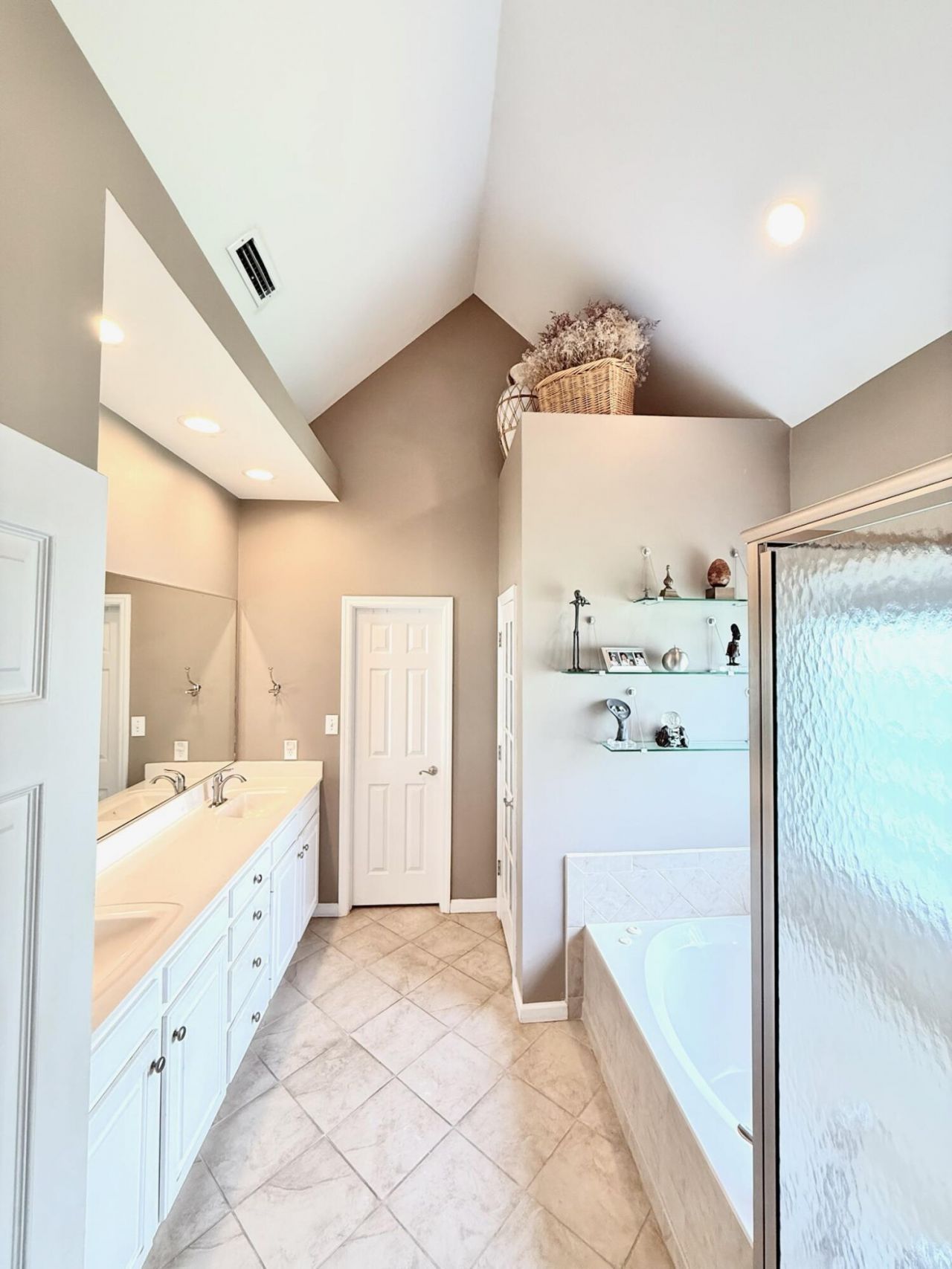 213 Ashmont Drive Photo 23