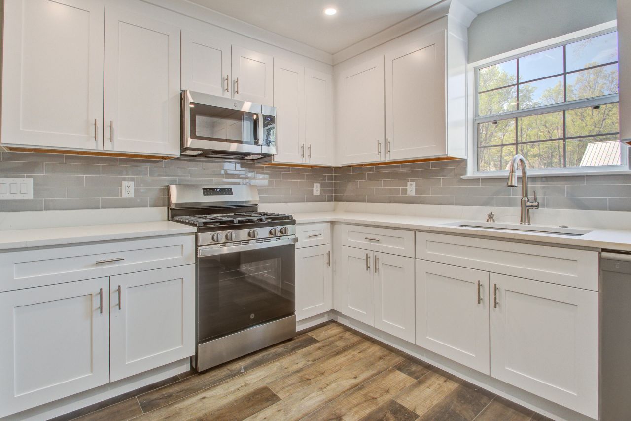 1664 Pierpont Avenue Photo 10