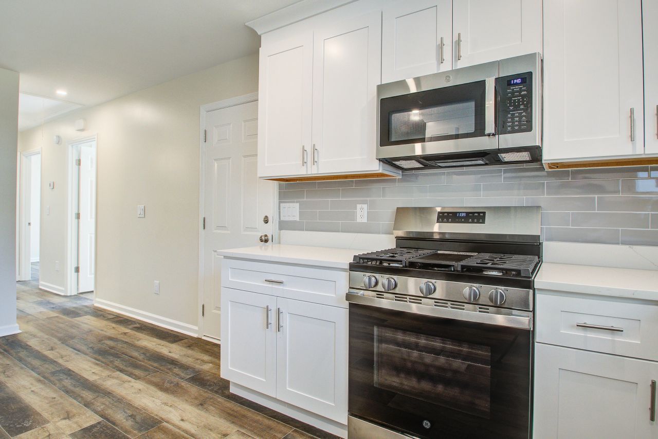 1664 Pierpont Avenue Photo 11