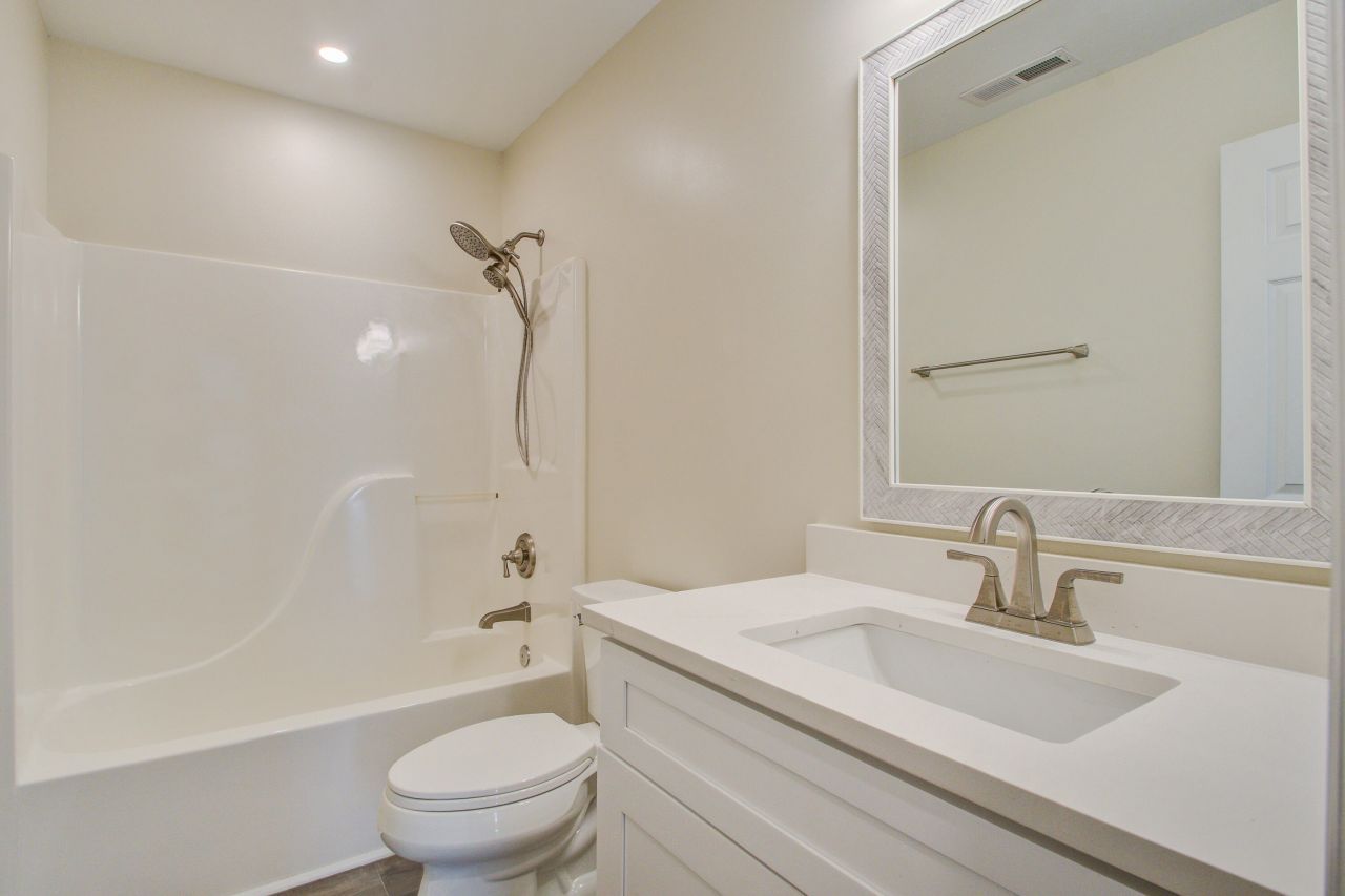 1664 Pierpont Avenue Photo 13