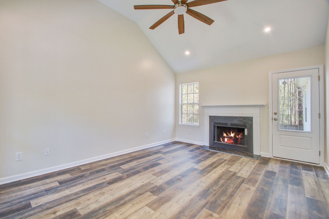 1664 Pierpont Avenue Photo 5