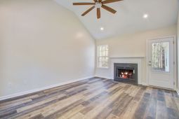 1664 Pierpont Avenue photo 4