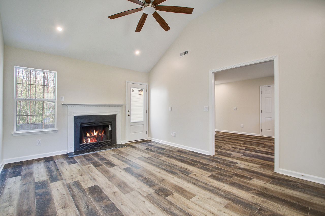 1664 Pierpont Avenue Photo 6