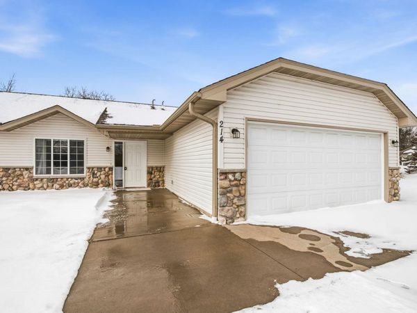 214 Appaloosa Court , Braham, MN 55006