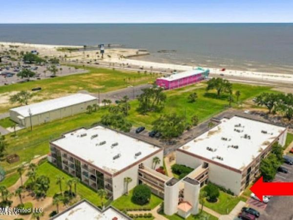2046 Beach Boulevard, Biloxi, MS 39531