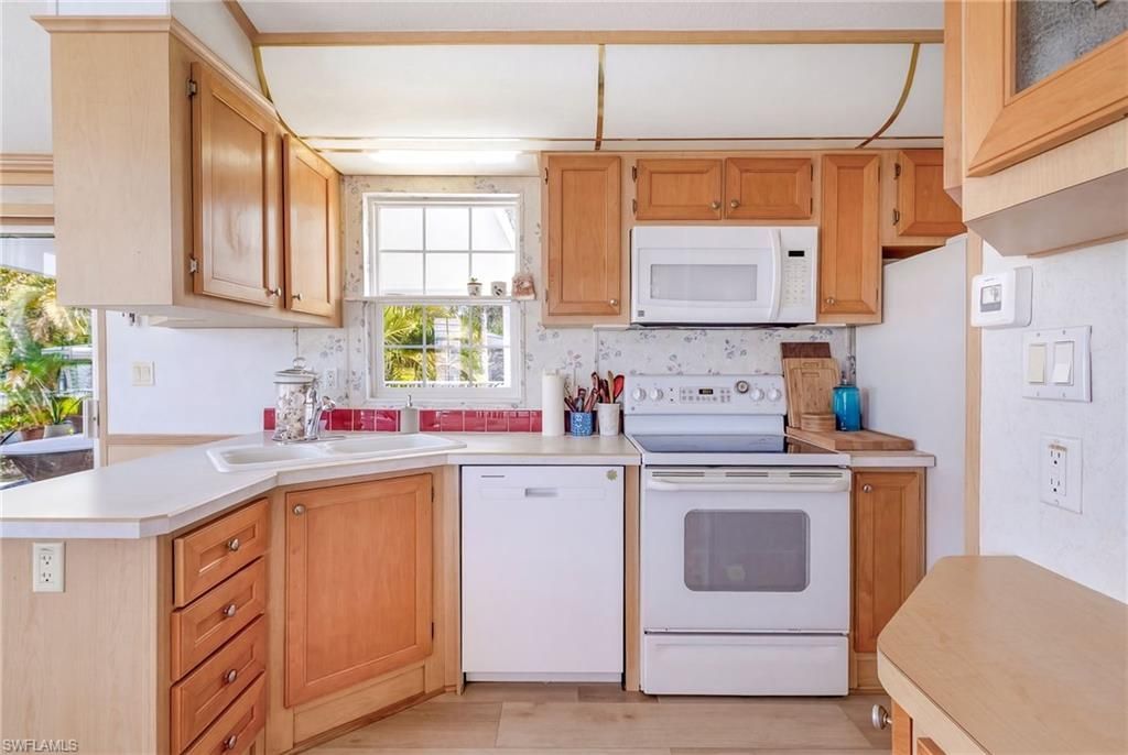 7270 Pinehurst Rd , Bokeelia, FL 33922 Photo