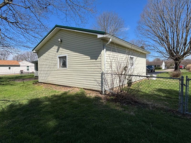 41 Oregon Avenue, Newark, OH 43055 Photo 6