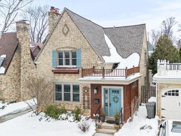 722 E Carlisle AVENUE, Whitefish Bay, WI 53217