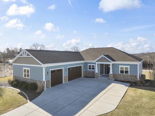 N3939 Prairie Ridge LANE, Helenville, WI 53137