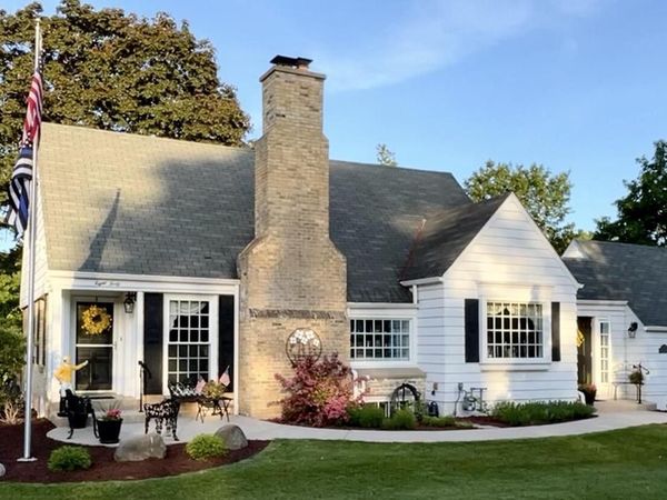 840 Kurtis DRIVE, Elm Grove, WI 53122