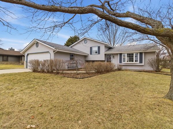 900 E Elm ROAD, Oak Creek, WI 53154
