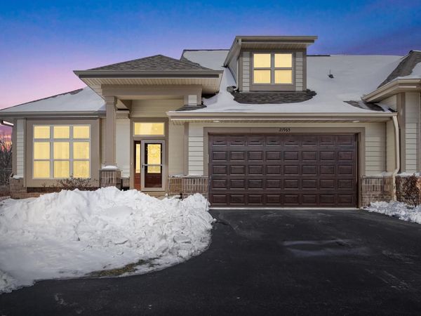 21965 W North AVENUE, Brookfield, WI 53045