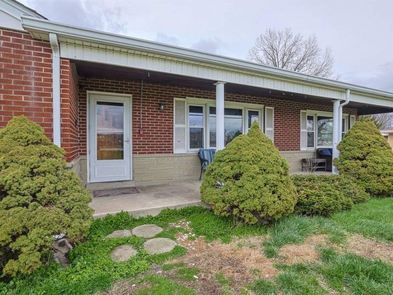 656 W Plane Street, Bethel, OH 45106 Photo 4