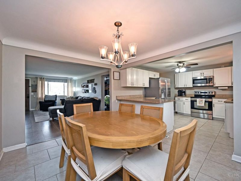 3384 Keywest Drive, Green Township, OH 45239 Photo 10