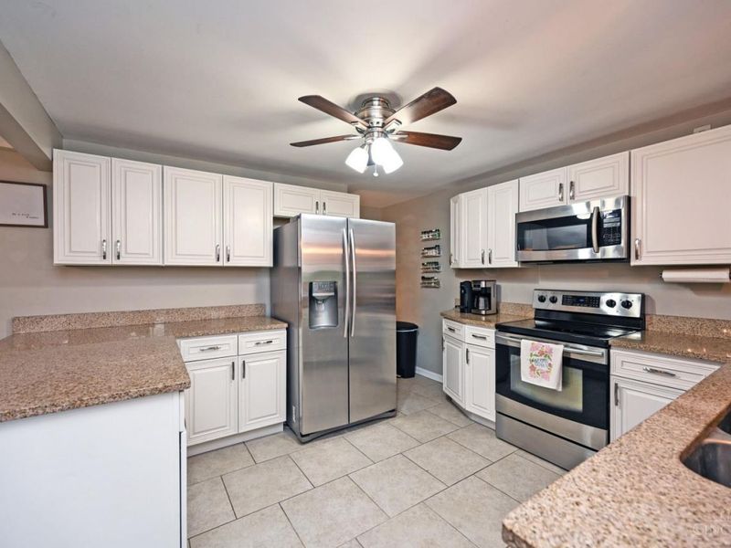 3384 Keywest Drive, Green Township, OH 45239 Photo 12