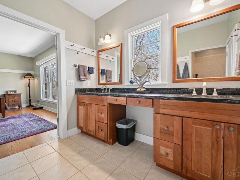 9867 Laurel Glen Drive, Loveland, OH 45140 Photo 12