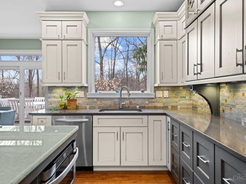 8590 Trillium Ridge Lane, Anderson Twp, OH 45255 Photo 13