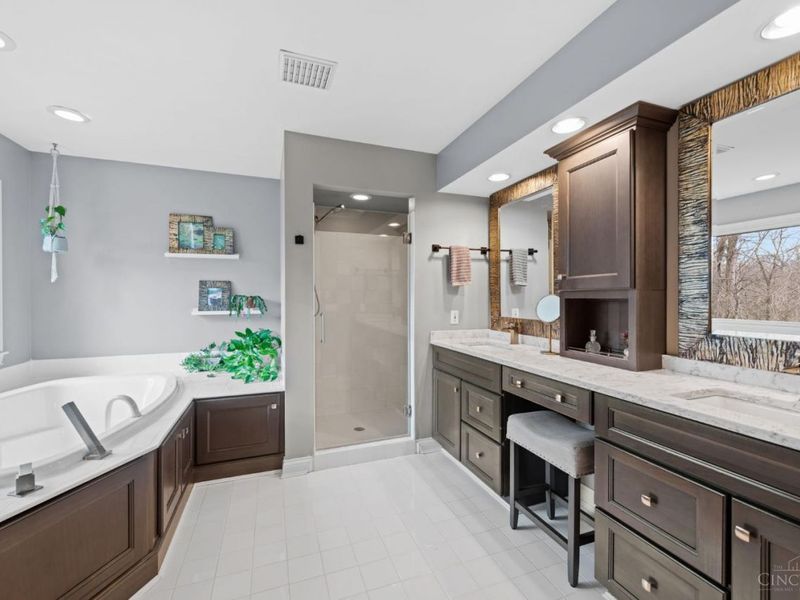 8590 Trillium Ridge Lane, Anderson Twp, OH 45255 Photo 20