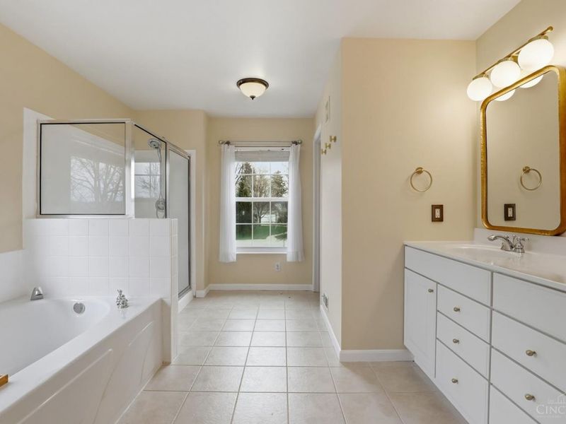 242 County Down Lane, Loveland, OH 45140 Photo 23