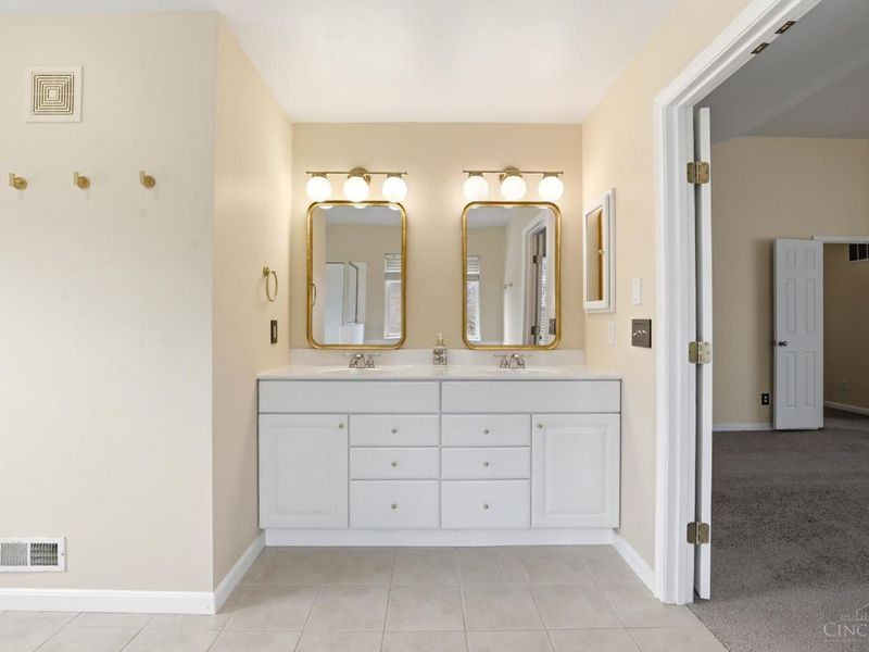 242 County Down Lane, Loveland, OH 45140 Photo 25