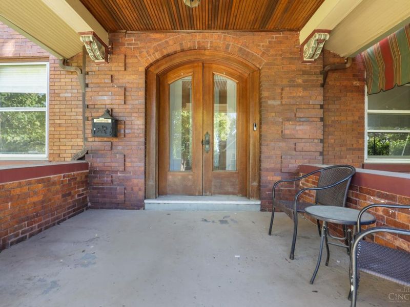 2100 St James Avenue, Cincinnati, OH 45206 Photo 3