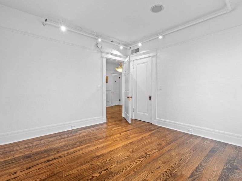 2100 St James Avenue, Cincinnati, OH 45206 Photo 49