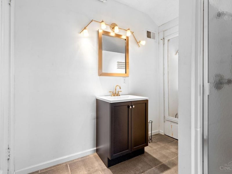 2100 St James Avenue, Cincinnati, OH 45206 Photo 54