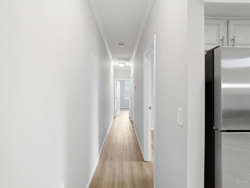 981 Paradrome, Unit B, Cincinnati, OH 45202 Photo 14
