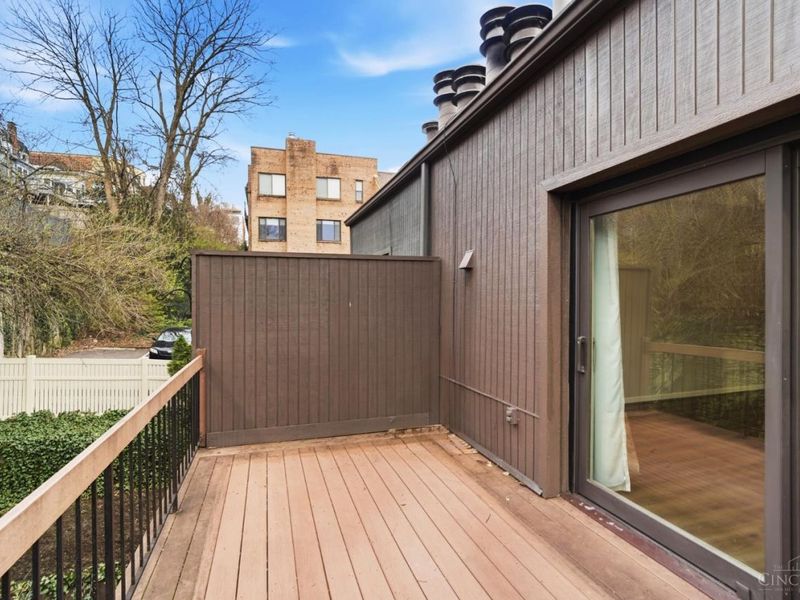 981 Paradrome, Unit B, Cincinnati, OH 45202 Photo 23