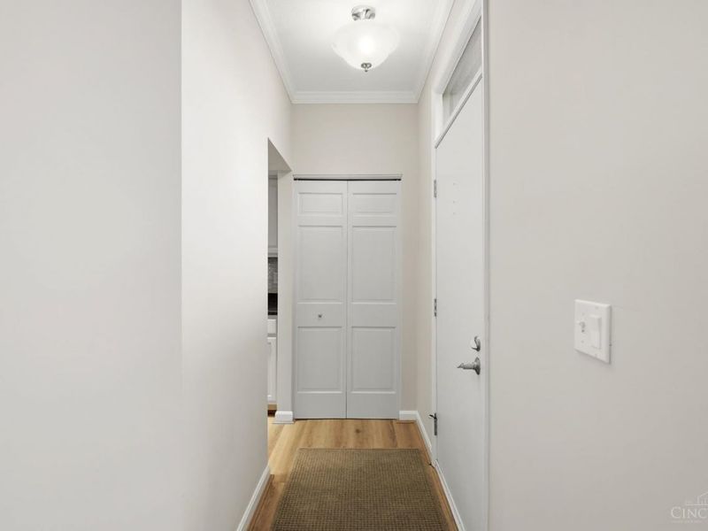 981 Paradrome, Unit B, Cincinnati, OH 45202 Photo 4