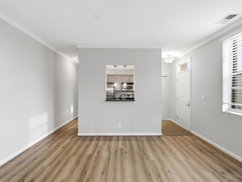 981 Paradrome, Unit B, Cincinnati, OH 45202 Photo 9