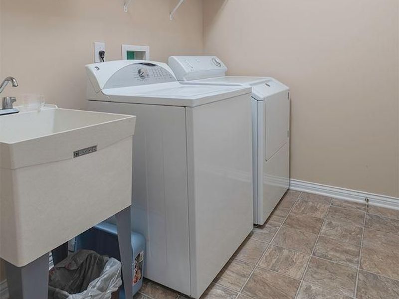 9601 Pebble View Drive, Colerain Township, OH 45252 Photo 13